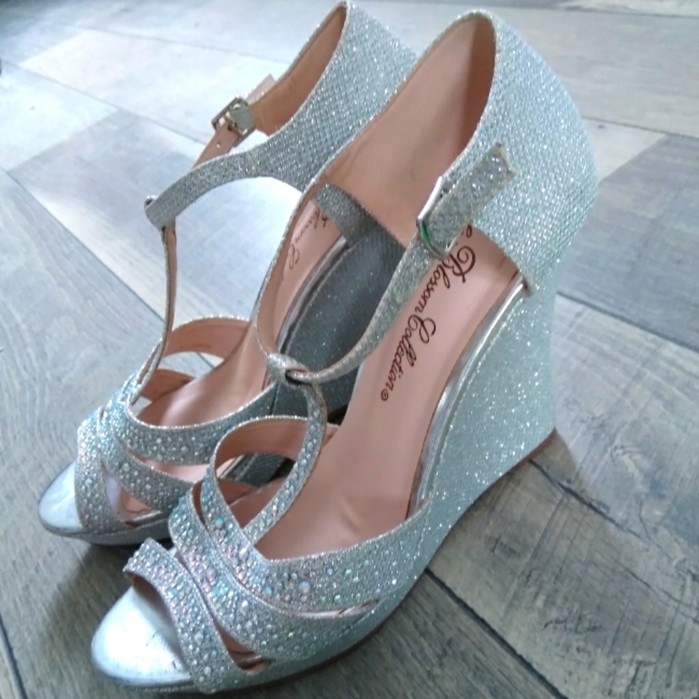 NEW De Blossom Collection Size 8 Heels